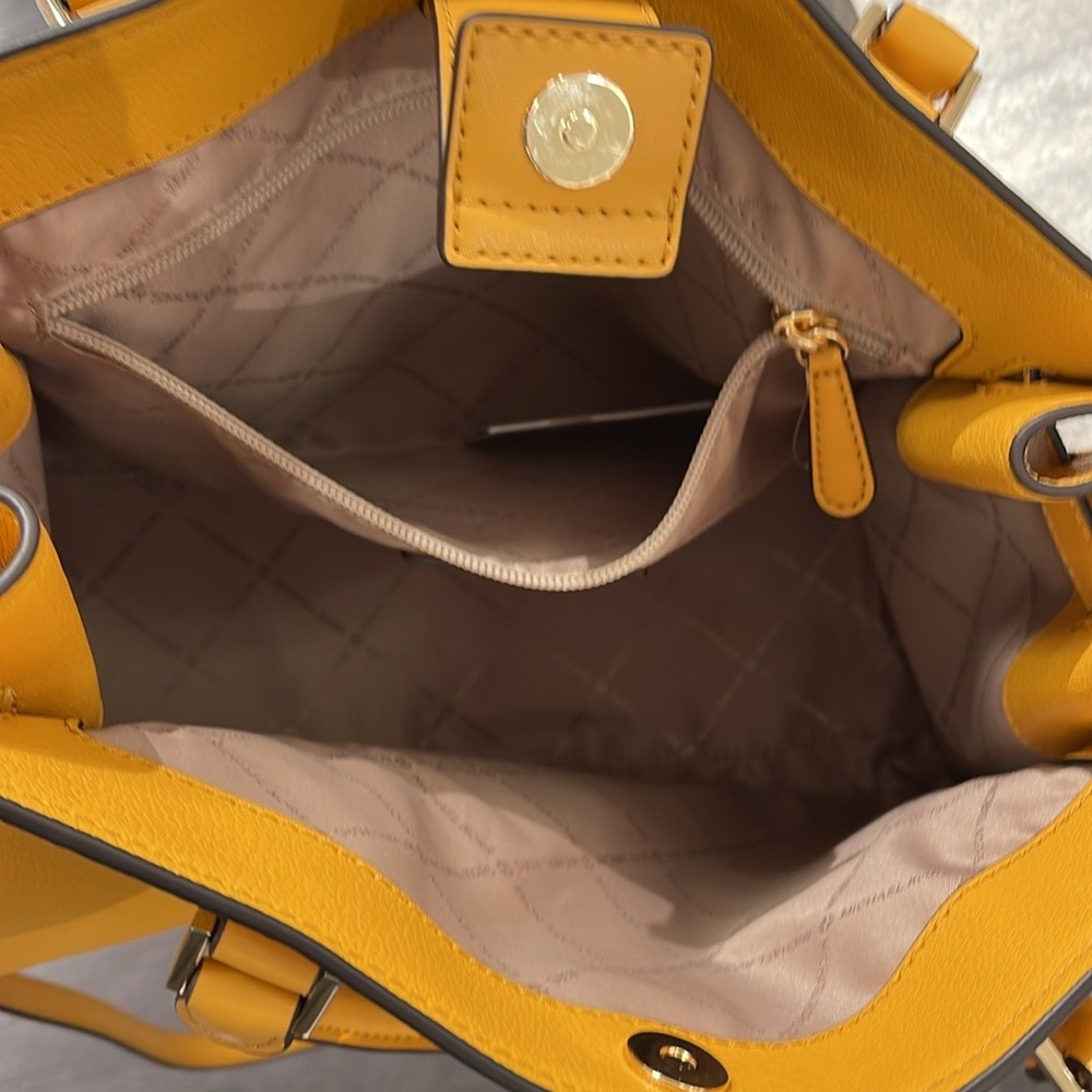 MICHAEL KORS HAMILTON MEDIUM SATCHEL
COLOR: GOLDEN ROD
NWT - Picture 5 of 16